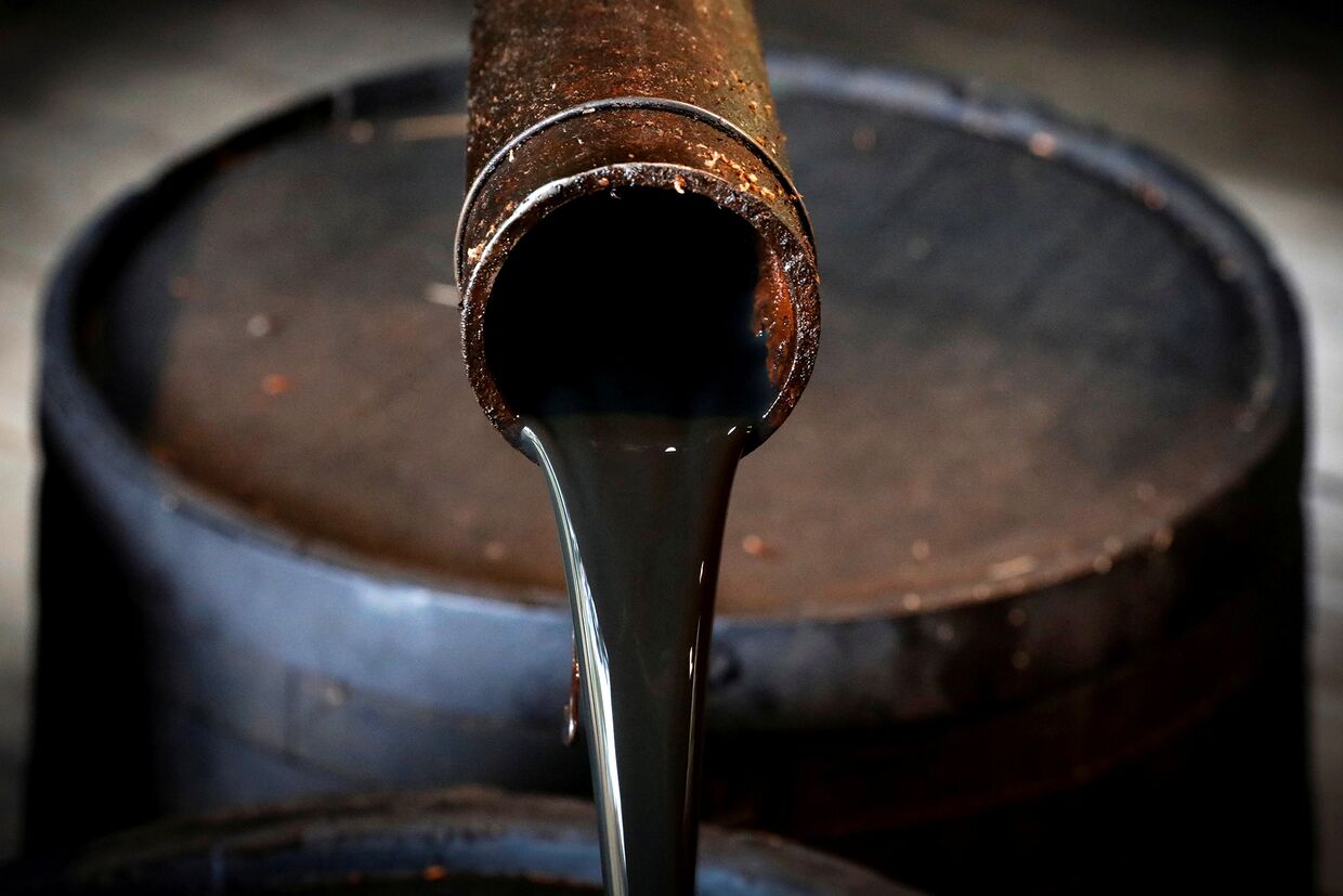 Цена нефти Brent потеряла около 4% и опустилась до минимума с 11 июля
